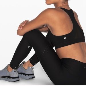 Lululemon zoned in tight